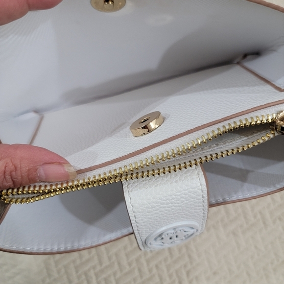 Nanette Lepore Small White Crossbody Bag With Gold Tone Hardware - Picture 15 of 16